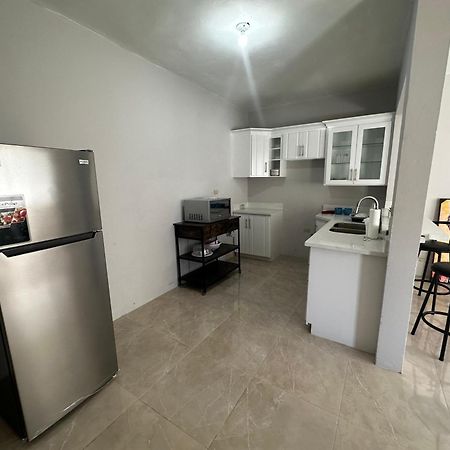 The Shelton - Sinclair Apartment Montego Bay Ngoại thất bức ảnh
