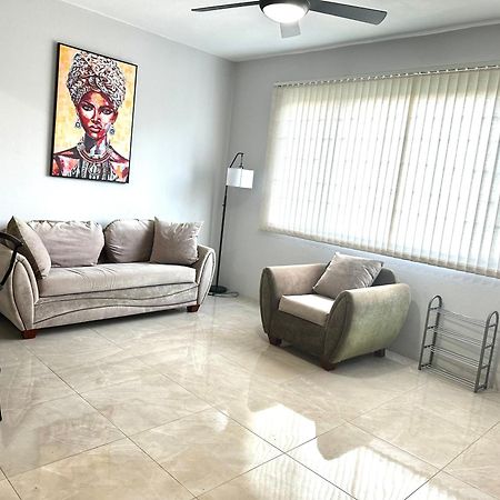 The Shelton - Sinclair Apartment Montego Bay Ngoại thất bức ảnh
