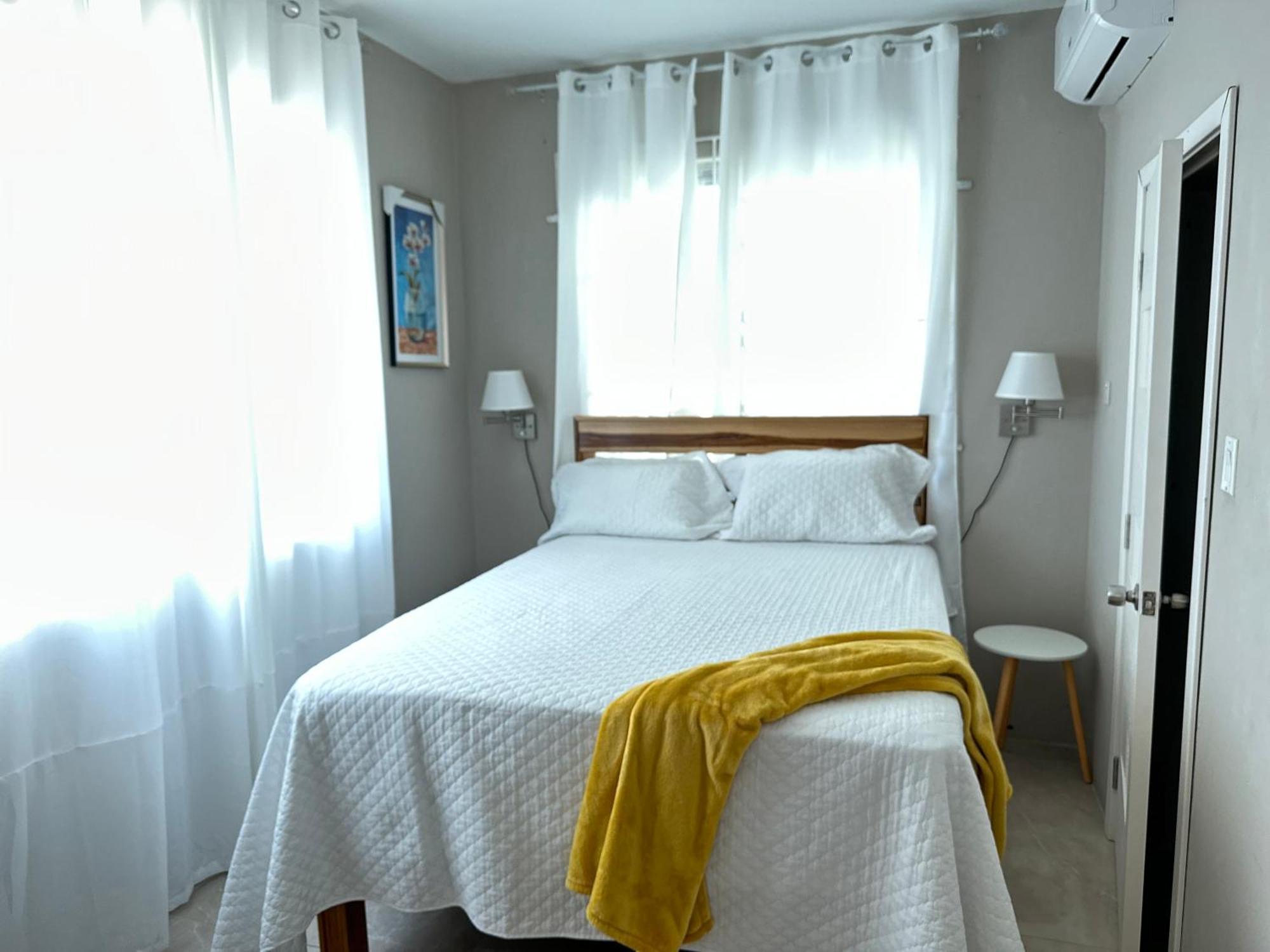 The Shelton - Sinclair Apartment Montego Bay Ngoại thất bức ảnh